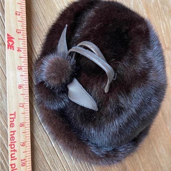SOLD: Chic high quality brown mink hat for women. - Picture 9 of 11